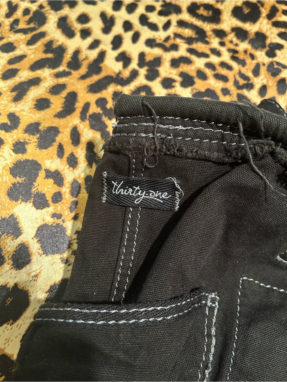Thirty-One Black Distressed Tote Bag with “Jamie” Embroidered in Purple - Picture 4 of 7
